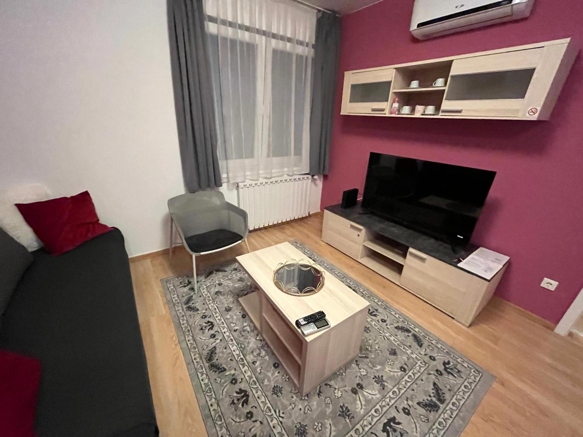 Corvin Pearl Deluxe Budapeste Exterior foto